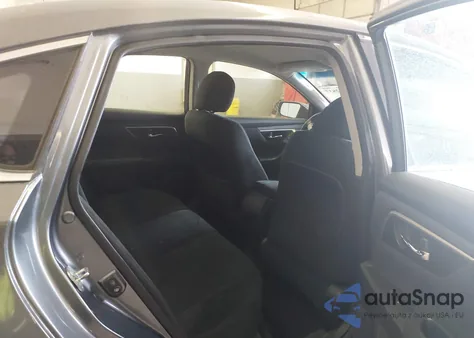 2015 Nissan Altima 2.5 S z USA, uszkodzony, nr VIN 1N4AL3AP2FC220374